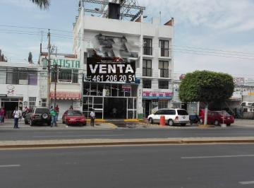 Local comercial , Celaya · Venta de Propiedad Comercial de 3 Niveles Excelente Ubicación