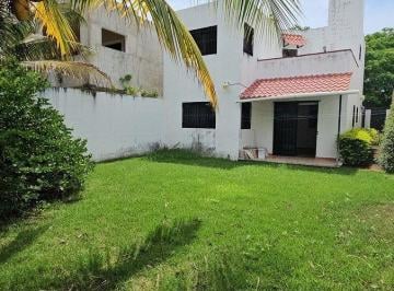 Casa de 3 habitaciones, Mérida · Casa en Venta en Gran Santa Fe, Mérida | 3 Recámaras y Frente a Parque