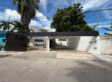 1 · Casa en Venta Ideal Para Oficina en Benito Juárez Norte, Mérida