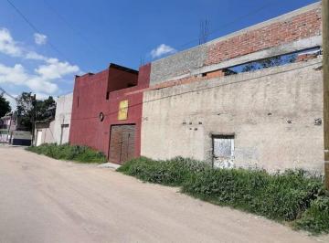 Casa de 1 habitación, León · Propiedad en Esquina con 3 Espacios Independientes – Ideal Para Negocio, Taller, Oficina o Inversión