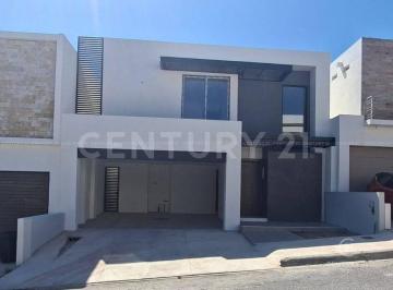 Foto 1 · Casa en Venta en Bosques del Valle L, Chihuahua, Chih.