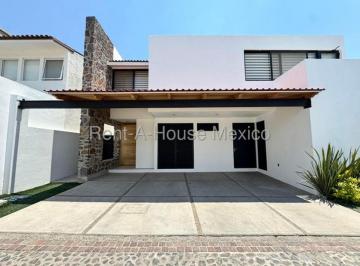 Casa de 3 habitaciones, Querétaro · Casa en Venta 3 Recamaras con Baño y Vestidor Cada Una, Jurica Gpt1260