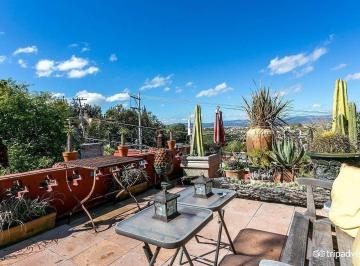 7531e01258e1807f181a07c929bb40b4c7980659cf3d52803ae225c30e8b9345 · Casa en Venta en El Centro de San Miguel de Allende con Rooftop y Cochera