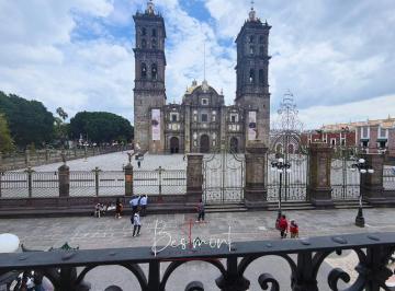 cbb62aad7aa63e828d691a960793db8844c2c7931b861e87afe8f28cead52be4 · Local Comercial en Renta Frente a La Catedral de Puebla