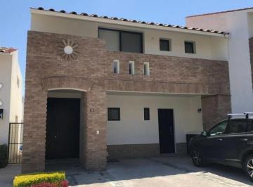 Foto 1 · Casa en Renta en Juriquilla. Cumbres del Lago, en Condominio!