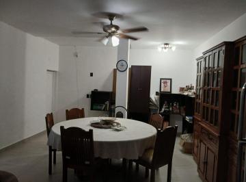Casa de 7 habitaciones, Iztacalco · Casa con 4 Areas Independientes, Ideal Para Renta de Espacios