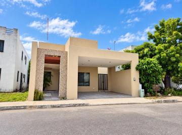 Casa de 3 habitaciones, Mérida · Casa en Renta con Piscina y 3 Recámaras en Las Américas, Mérida