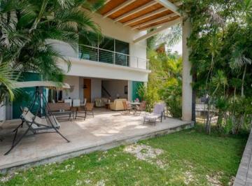 Casa · 320m² · 3 Recámaras · 2 Estacionamientos · Casa en Renta en San Juan Cosalá | 3 Recámaras con Espectacular Vista Al Lago de Chapala