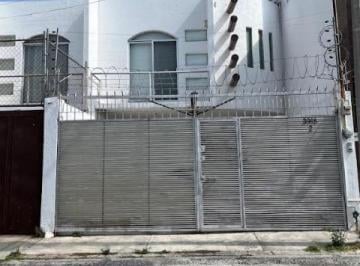 Casa · 161m² · 3 Recámaras · 2 Estacionamientos · Casa en Venta - (4)