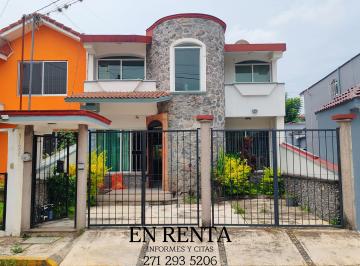 Casa de 4 habitaciones, Córdoba · En Renta Casa
