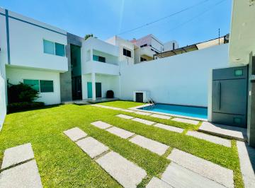 Casa de 4 habitaciones, Temixco · Casa con 4 Recamaras, Alberca y Jardin en Fraccionamiento Burgos, Cuernavaca, Morelos.