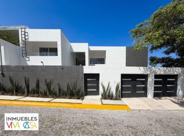 Casa de 5 habitaciones, Emiliano Zapata · Casa Nueva con 5 Recamaras, Alberca y Amplio Jardin en Fraccionamiento Burgos Bugambilias, Cuernavac