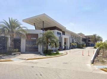 Local comercial · 66m² · 2 Estacionamientos · Local en Renta con Mezzanine Frente a Galerías Mazatlán