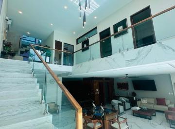 Casa · 700m² · 4 Recámaras · 6 Estacionamientos · Casa en Venta en Puerto Cancún