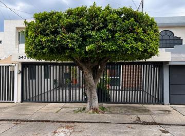 Casa de 3 habitaciones, Zapopan · Casa en Venta Paseos del Sol