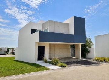 7df7db576784d68207cf07049de508a5f60f8b749518bb08f082d109d016d738 · Casa en Venta en Veracruz con Jardín Fracc. Punta Tiburón