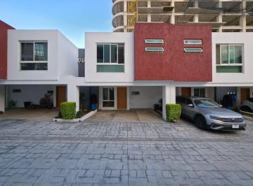 Casa de 3 habitaciones, Zapopan · Casa en Venta Dentro de Coto en Ciudad Granja, Zapopan
