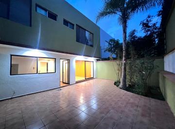 Casa en condominio de 4 habitaciones, Morelia · Casa en Renta en La Floresta