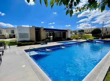 Casa · 120m² · 3 Recámaras · 2 Estacionamientos · Casa en Renta en Capital Sur Privada Seguridad Alberca 3 Recamaras