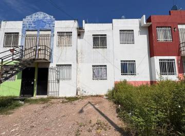 Casa · 2 Recámaras · 1 Estacionamiento · Casa en Fraccionamiento Hacienda del Valle