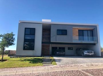 Casa de 5 habitaciones, León · Se Vende Casa en El Bosque