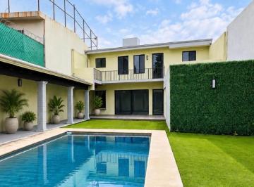 Casa de 1 habitación, Cuernavaca · Casa Remodelada con Alberca y Bungalos en Lomas de Tetela Cuernavaca