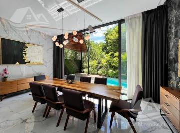 Casa · 356m² · 4 Recámaras · 2 Estacionamientos · Casa en Playa del Carmen