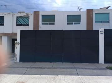Casa de 2 habitaciones, Aguascalientes · Casa Seminueva en Fraccionamiento Los Naranjos en Aguascalientes