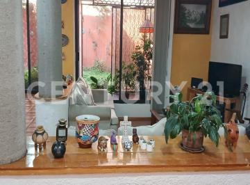 Casa · 230m² · 3 Recámaras · 3 Estacionamientos · Casa en Renta en San Lucas, Coyoacán, Cdmx
