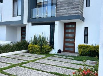 Casa en condominio de 3 habitaciones, El Marqués · Rento Casa Amueblada con 3 Recamaras Zuri, Zibatá, Qro. $23,000 con Amenidades Alberca y Salon