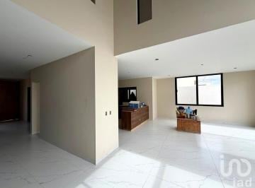 Casa · 266m² · 4 Recámaras · 2 Estacionamientos · Casa en Venta Velasur, Corregidora, Querétaro