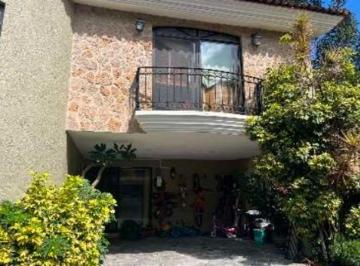 Casa · 236m² · 3 Recámaras · 2 Estacionamientos · Casa en Venta en Condominio Chapalita Sur