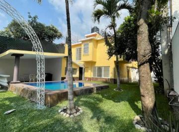 Casa · 202m² · 3 Recámaras · 4 Estacionamientos · Acapantzingo Casa - Clave Cs473