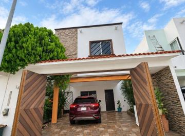 Casa de 3 habitaciones, Cancún · En Renta - Casa Semiamueblada – Isla Azul, Cancún