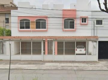 Departamento de 3 habitaciones, Zapopan · Renta Casa Departamento