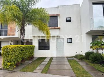 Casa · 142m² · 3 Recámaras · 2 Estacionamientos · Casa en Renta en Sonterra Residencial
