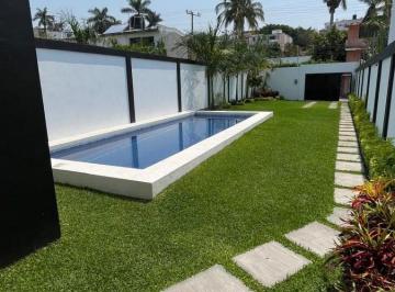 Casa · 300m² · 6 Recámaras · 2 Estacionamientos · Brisas Casa - Clave Cs534