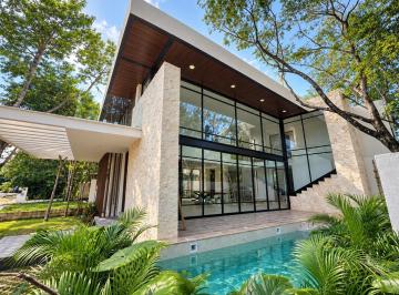 Casa · 349m² · 5 Recámaras · 3 Estacionamientos · 5 Recamaras Casa en Venta, Playa del Carmen