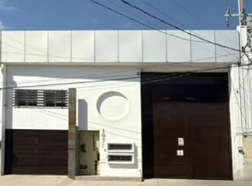 Nave industrial , León · Nave Industrial / Bodega en Renta | Col. Obrera Infonavit, León | 570 m²