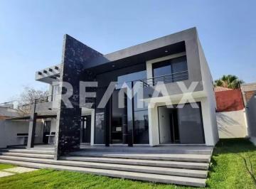 Casa · 311m² · 4 Recámaras · 2 Estacionamientos · Casa en Venta en Morelos, Real de Oaxtepec