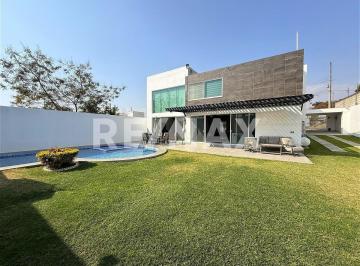 Casa · 366m² · 5 Recámaras · 4 Estacionamientos · Casa Venta en Fraccionamiento Real de Oaxtepec