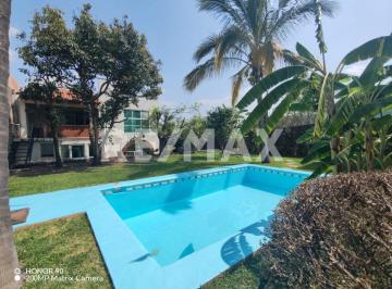 Casa · 364m² · 4 Recámaras · 5 Estacionamientos · Casa en Venta en Morelos, Jardines de Tlayacapan
