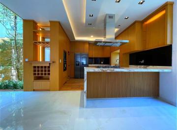 Casa · 240m² · 3 Recámaras · 2 Estacionamientos · Casa en Venta en Morelos, Delicias, Cuernavaca