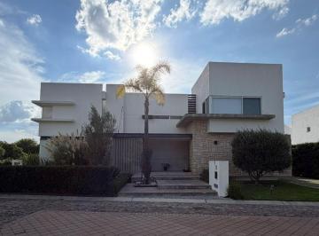 Casa de 4 habitaciones, Querétaro · Casa Renta Campanario Residencial y Golf
