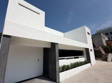Casa de 3 habitaciones, Cuernavaca · Casa Nueva Minimalista en Chapultepec