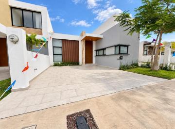 Casa · 92m² · 2 Recámaras · 2 Estacionamientos · Casa en Venta Lomas del Mediterráneo Alvarado Veracruz
