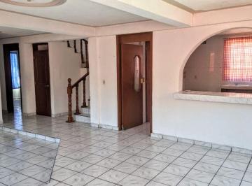 Casa de 4 habitaciones, Querétaro · Ideal Oficina Casa en Renta Plaza del Parque 4 Rec 1 Estudio 4 Baños 6 Est 2 Bodega Cto Serv Factura