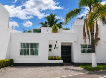 Casa de 2 habitaciones, Querétaro · Renta de Casa de un Solo Piso