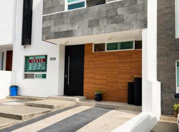 Casa de 4 habitaciones, Tlajomulco de Zúñiga · Casa en Venta en La Rioja