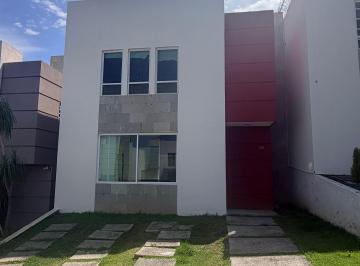 Casa de 3 habitaciones, Morelia · Casa en Venta en Fresnos, Tres Marías | $2,950,000